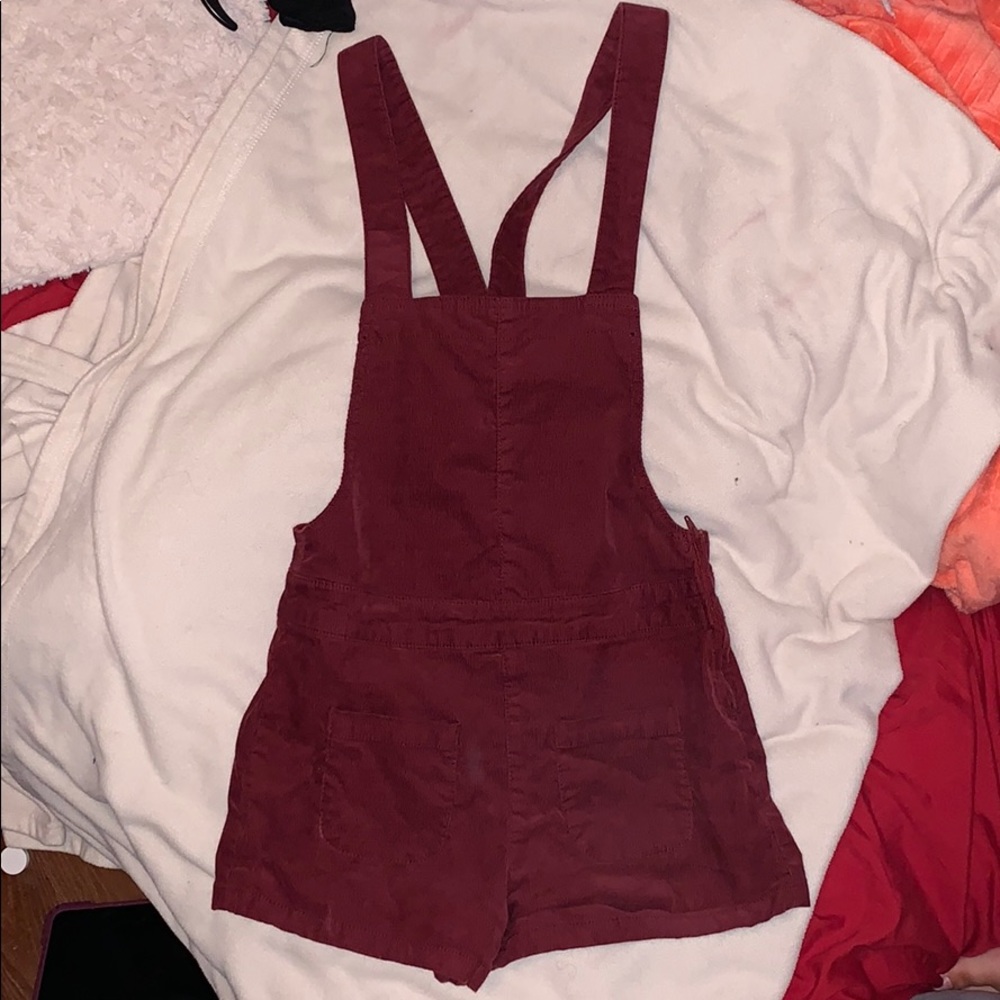 Divided corduroy maroon short jumpsuit